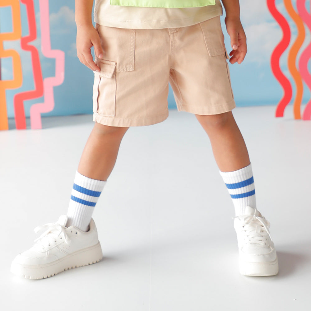 Shorts niño online