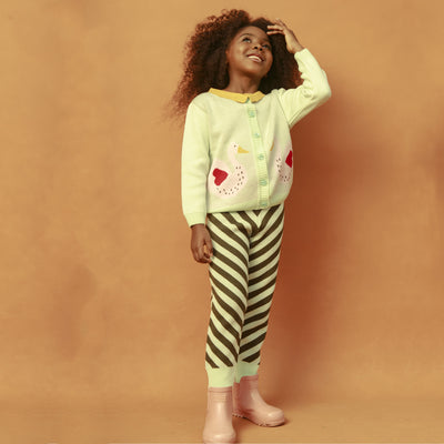 Conjunto tejido para niña con la mejor calidad y diseños exclusivos. Toda la ropa para niña la encuentras en Rainbow Riders.